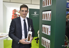 Aurélien Serrault from Le Jardin de Rabelais promoting their specialty tomatoes