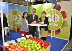 Maryann Aguirre, George Smith and Rebecca Lyons from Washington Apple Commission