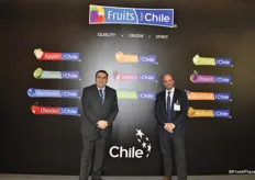 Christian Carvajal and Christophe Desplas Pizarro promoting the Fruits from Chile