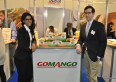 Lee and Eliot Cohen from GoMango promote their mangoes from Puerto Rico.
