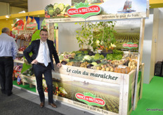 Emmanuel Descloux from Prince de Bretagne. Prince de Bretagne has a new wooden box with heirloom tomatoes of 750 gram, this product will be launched in April. Also they have small plastic boxes with grape tomatoes. These boxes are easy to put on the shelve for the retailer. Besides they also have new labels, which doesn't show the product, but the product within a recipe to show how you can use the product.