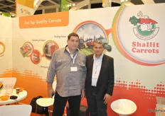 Noam Shallit and Mahmut Yonis from Gezer Shallit, promoting the Israeli carrots