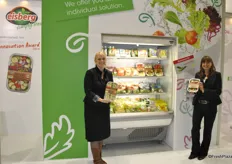 Eileen Haas and Katrin Geisthardt for Eisberg, Switzerland. They won the Fruit Logistica Innovation Award 2014, with the 'BBQ grill mix'. Congratulations!
