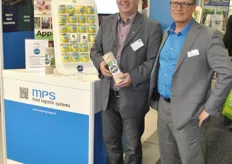 Franz Rahm and Sander Bakker for MPS food logistics and Apple to go, Austria and The Netherlands. It is a cooperation between the two companies. The apples are laundered and put into a film packet which protects them from environmental impacts. The packaging is from MPS food logistics.
