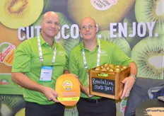 Murray Linnell and Glen Arrowsmith from Zespri. They promote the new Zespri Sungold