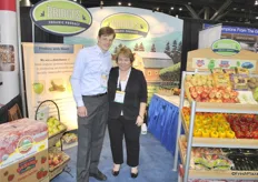 Ben Johnson and Maureen Royal from Bridges Organic Produce, they have topfruit, pepper and potatoes organic. Nw they even started importing from SOuthern Hemisphere to get a yearround availability.