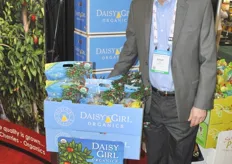Steve Lutz from CMI promoting Daisy Girl. Daisy Girl is the most famous organic apple from all organic brands.
