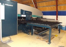 CNC fabrication machine which shapes and perforates the sheet metal. The factory is totally self-sufficient, it only outsources the painting of the metal casing.