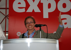 Adriana Michael, Organic Wellness speakig about the trends of the organic products in North America