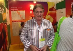 John Moore from Summerfruit Australia. At the moment Australian stone fruit only has access to Hong Kong, they also ship to Singapore and Malaysia. Australia is expecting a big crop of stonefruit this year, John said there is also increasing competition from South Africa and South America on the various markets.