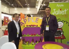 Tony Tan - Export agent in Singapore with Pascal Corbel - Cardell Export, with Juliet Apples.