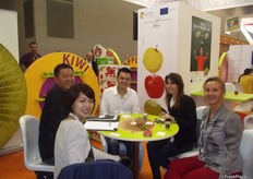 The Pominter Team busy with customers.