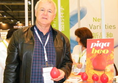 Brett Ennis, CEO, Prevar Limited, joint venture between APAL, Pipfruit New Zealand and Plant & Food Research – funds their work and exclusively commercialises any new fruit that they develop, including PIQA® BOO® brand fruit. - New Zealand