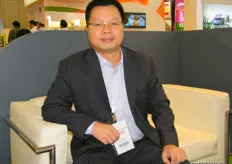 Raymond Jin, Managing Director of Golden Wing Mau, supplies global fruits to over 600 supermarkets in more than 70 cities all over china and keep growing fast with 26 distribution centers in China.