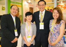 .. full of energy, the Lytone Enterprise team with their President (2nd from right), Wailliam T.H Chang.. Hank Wu (left), Ivy Lin and Ms. Cherry (right)