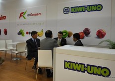 The president of RK Growers Italy (leftmost person) Paolo Carissimo.