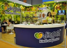 Jingold Italy with a beautiful stand.