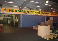 Hermann Schneemann mainly supplies fruit. Owner Wilhelm Hermann says that August was a difficult month. (www.fruchthandel-schneemann.de)