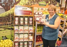 Maureen Royal from Bridges Organic Produce they have fresh cranberries from Quebec. Besides they also seall dried cranberries yearround.