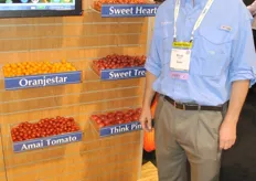 Bryan Zingel promote the new tomato varieties from Sakata