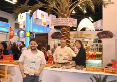Juan Guzman from Datepac promotes Medjool dates from California. They are very proud of having an actual date tree in the show.
