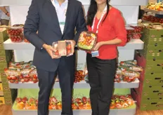 Ravi Cheema and Gurinder Cheema from BC Hothouse. They are growers, who focus on taste. So they go for a better tasting tomato instead of high yield. This gave them the opportunity to grow a Tomato on the vine with a better taste and a brix level at over 5.4