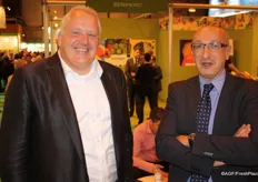 Ben de Groot (left) from De Groot International visiting his citrussupplier.