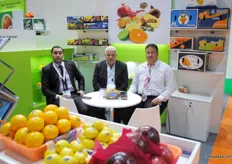 Muhamed Abo Salama of Elsaad Fruits in conversation with contacts