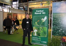 Bruno Burlet of BASF at the Cantus Rovral SC banner, the solution against Botrytis and Sclerotinia.