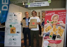 Peter Parmentier and Dave Stappaerts of ACE Packaging. The company produces paper packaging and supplies over 5000 types of packaging products in all. They work on sustainable packagings that are compostable and recyclable. The compy bags are fully compostable.