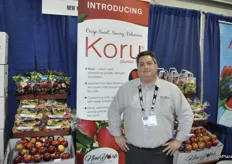 Michael Harwood from New York Apple Sales. The company now sells the Koru from New Zealand. The apple has a crunchy sweet taste, very close to the Honeycrisp. The colour is full red and it has a creamy flesh. The volume is still low, but there coming more.