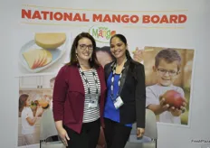 Rachel Muñoz and Jennifer Grullón from the National Mango Board