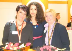 the Market Vertrieb ladies (Germany): Virginia Dominguez, Iman and Sonja Lucker .. the company is a partner of FRESOUER, a unit of production and export of fresh and frozen strawberries.