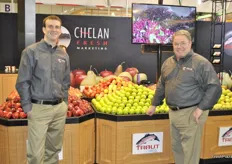 T.J. Rogers and Ken Brunner from Chelan Fresh Marketing, grower and exporter from Washington apples. They see galas and fuji increasing. Now they are also busy with a new variety, which has no name yet, but known under CN121. It is a cross between a Honeycrisp and an unknown parent.
