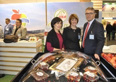 Marizel Aguirre, Teresa Baggarley and George Smith from Northwest Cherries, promoting the cherries.