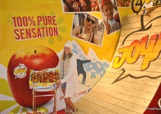 With a ramp in the booth the link with sports and Joya is made