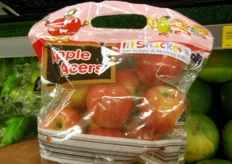 The following photos are from an ALDI store in Melbourne. Pictured here - bagged apples. This option is getting increasingly popular, notice the EAN bar code at the base of the bag... shouldn't be a problem at the checkout!