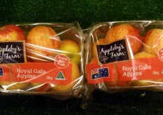 Aussie apple with the 'Australian Made' logo.