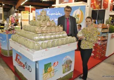 Michel Vicente and Carolina Martins from Force Sud promoting their melons