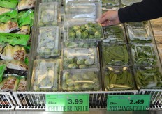 Brussels sprouts in a clamshell, sourced from the United States.