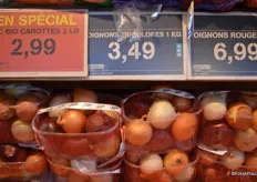 Tri-color onions for CAD 3.49 per box