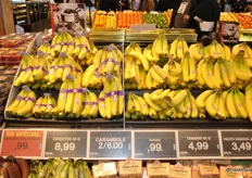 Organic (on sale) and conventional bananas for the same price.