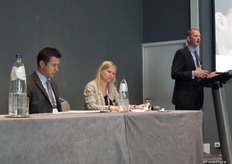 "Richard Owen from PMA introducing Tristan Harris, Harris Farm Markets and Sofie Tolk, Port of Rotterdam for the presentation "From Port to Table: Smart Ways to Bring Fresh Produce to EU Shoppers"."
