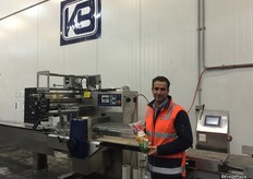 Steve gave us tour of the packing facility, he is picktured here with a 'traffic light' of packed bell peppers.