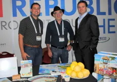 Jack Wilder (Fesa UK), Edilson Fernández and José Horacio López - Grupo Banamiel S.A.S. A well known company in exporting bananas. They promoted their diversification project, a new project focused on including other exotic fruits and vegetables in their assortment.