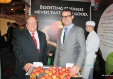 Urs Luder and Henry Muller (GKE) are promoting the Kanzi-apples at the British market. The acreage of Kanzi Apples in the UK is 70 hectares