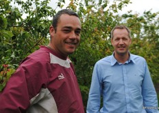 Tom Hulme, AC Hulme & Sons with Jon. Tom grows both cherries and apricots. The apricots here at Preston Hill were planted 8 years ago.