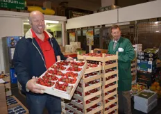 Arno Schmal is the owner of Karl Eschenbaum GmbH. Here he proud presents the strawberries from Poland.
