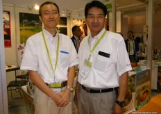 Toshikazu Shoji (r), Adviser of Royal Co., grow as an importer and distributor selling to about 100 produce terminal companies spread over all prefectures in Japan and also direct sales to National Chain Super Markets - Japan