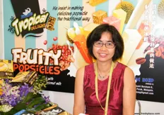 Moong Kin Ying, Managing Director of DIC Trading SDN (Malaysia), the company is making delicious popsicle in a traditional way